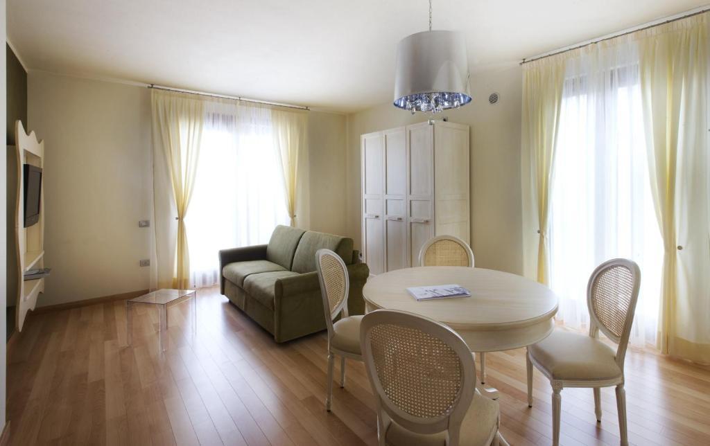 Hotel Il Castello Di Lovere Zimmer foto