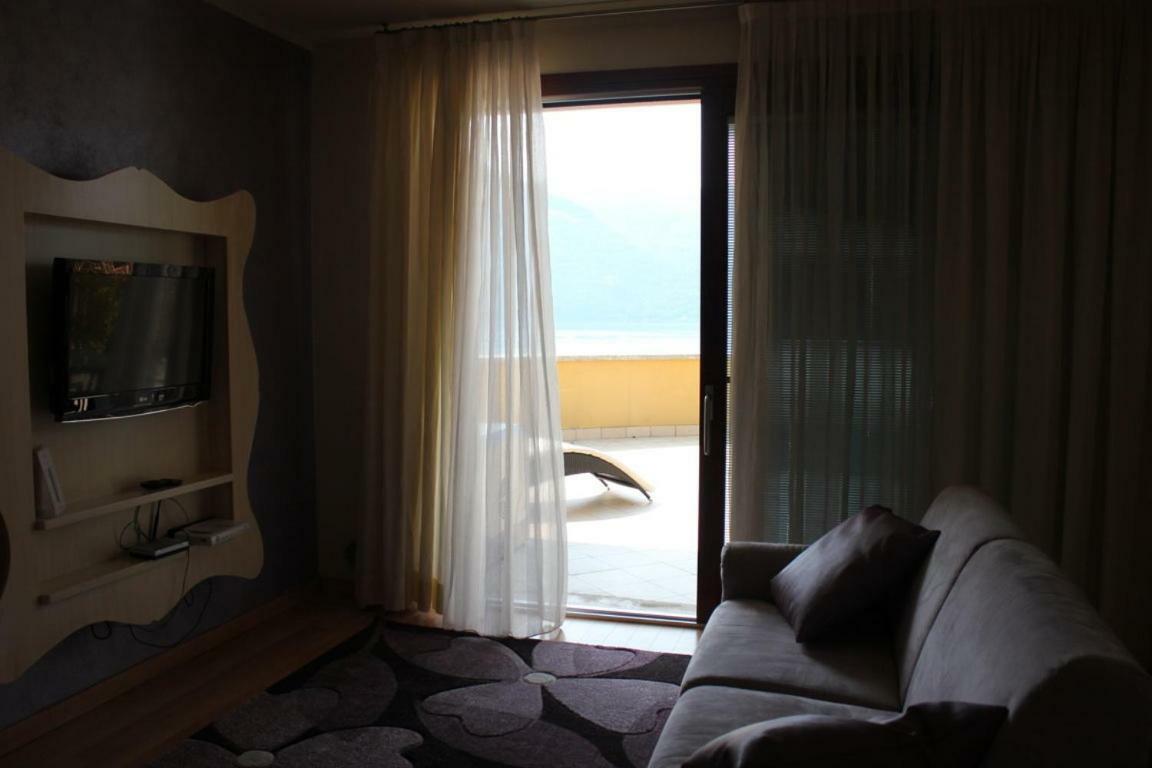 Hotel Il Castello Di Lovere Exterior foto